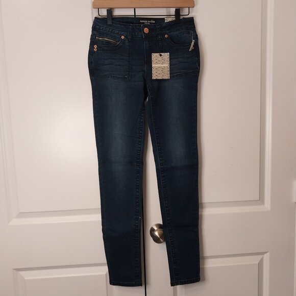 Tilly's Almost Famous Premium Juniors Jeans - Picture 1 of 10